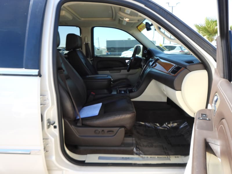 Cadillac Escalade 2013 price $16,995