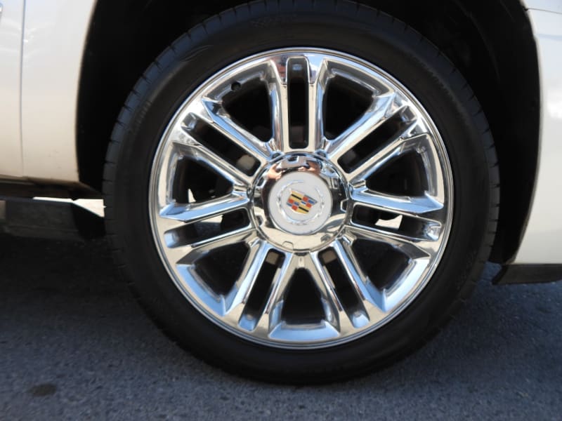 Cadillac Escalade 2013 price $16,995