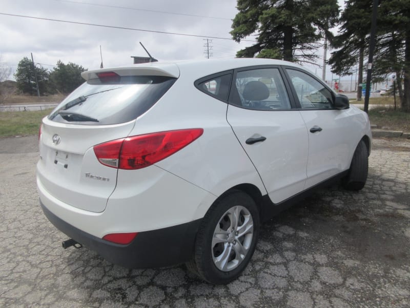 Hyundai Tucson 2013 price $6,900