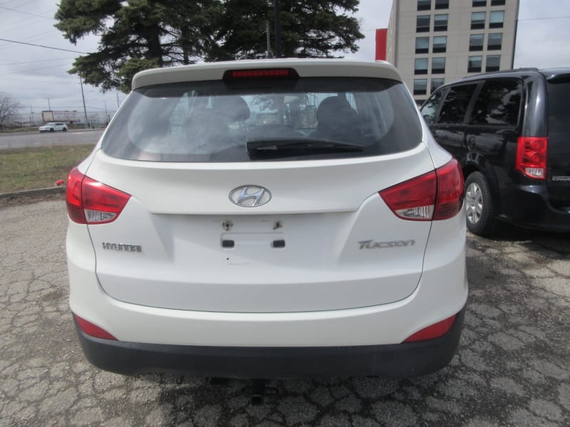 Hyundai Tucson 2013 price $6,900