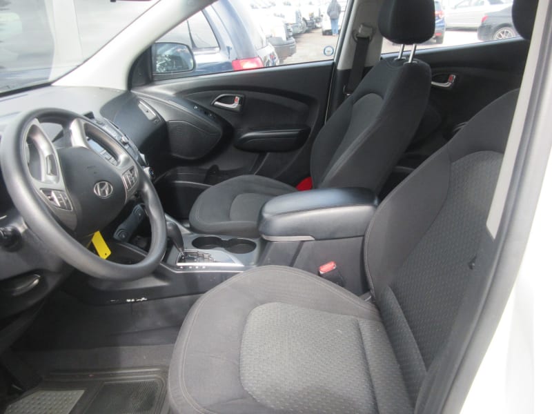 Hyundai Tucson 2013 price $6,900