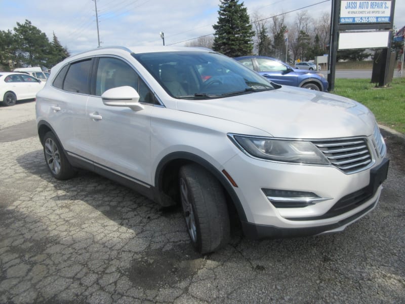 Lincoln MKC 2017 price $12,900