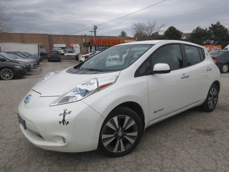 Nissan LEAF 2015 price $9,900