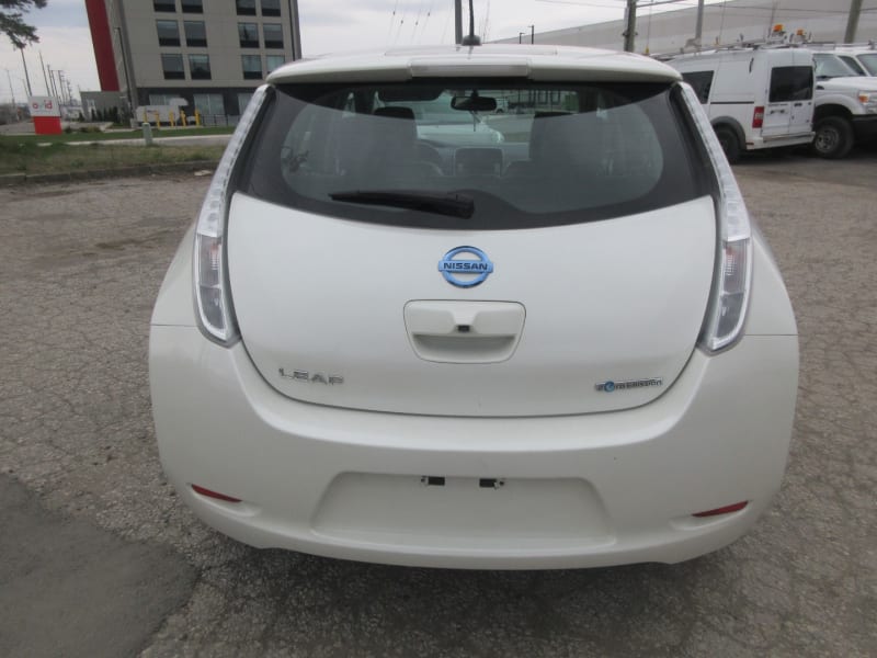 Nissan LEAF 2015 price $9,900