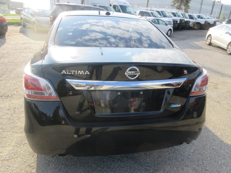 Nissan Altima 2015 price $6,900