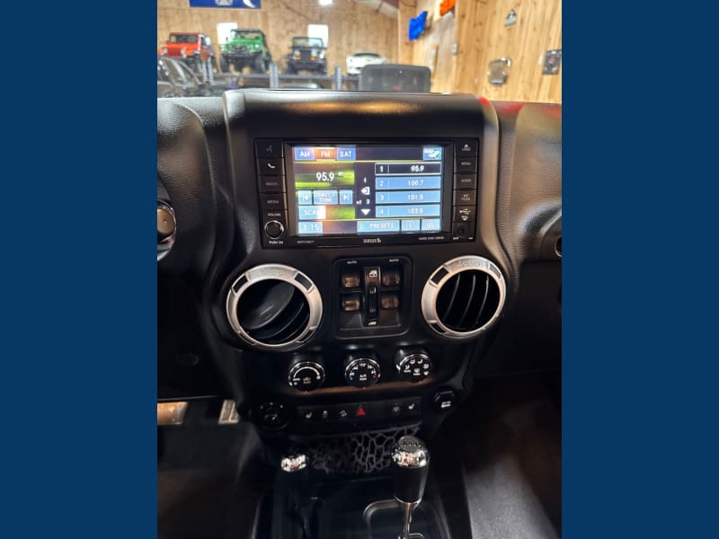 Jeep Wrangler Unlimited 2015 price $19,995