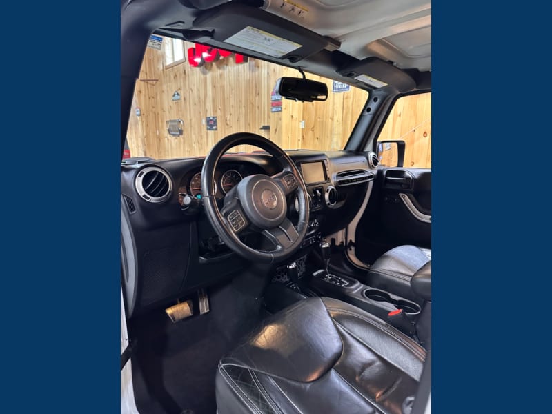 Jeep Wrangler Unlimited 2015 price $19,995