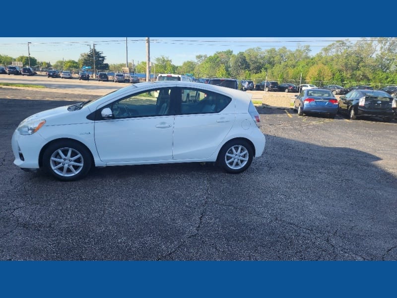 Toyota Prius c 2013 price $9,995