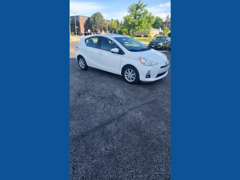 Toyota Prius c 2013 price $9,995