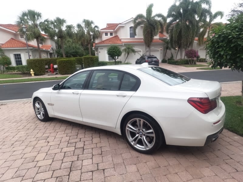 BMW 7-Series 2013 price $24,995