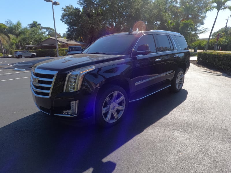 Cadillac Escalade 2018 price $42,900