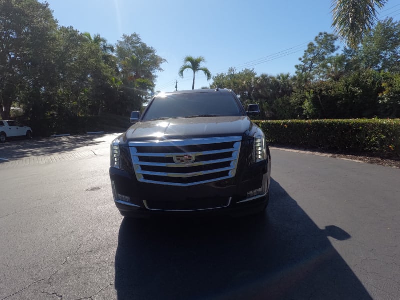 Cadillac Escalade 2018 price $42,900