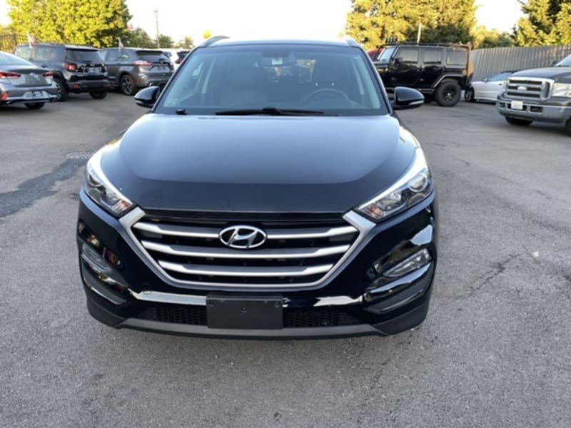 Hyundai Tucson 2017 price $13,500