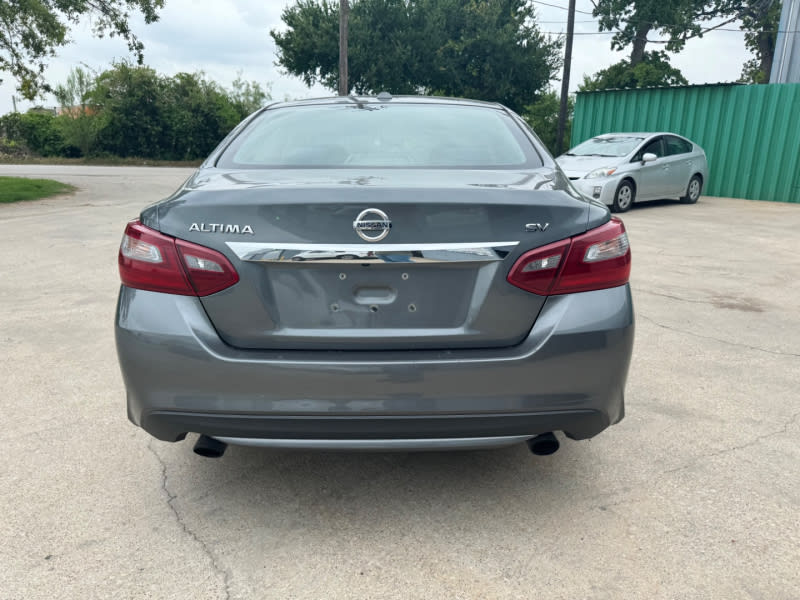 Nissan Altima 2018 price $9,900