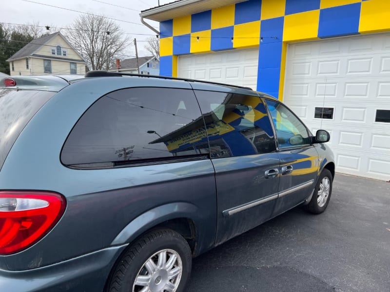 Chrysler Town & Country LWB 2006 price $6,990