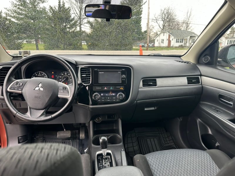 MITSUBISHI OUTLANDER 2014 price $8,925