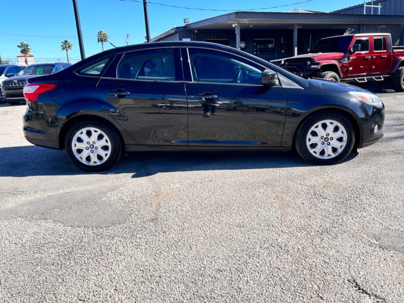 Ford Focus 2012 price $8,995