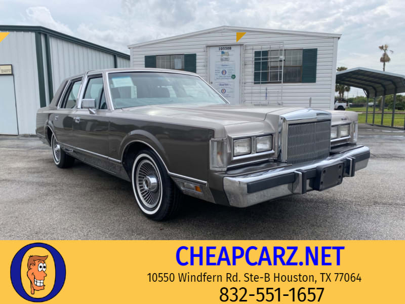 Lincoln Town Car 1988 price $13,000