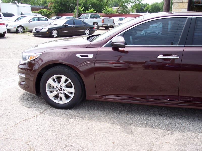 Kia Optima 2016 price $15,995