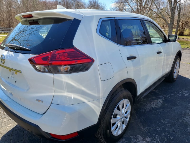 Nissan Rogue 2017 price $10,995