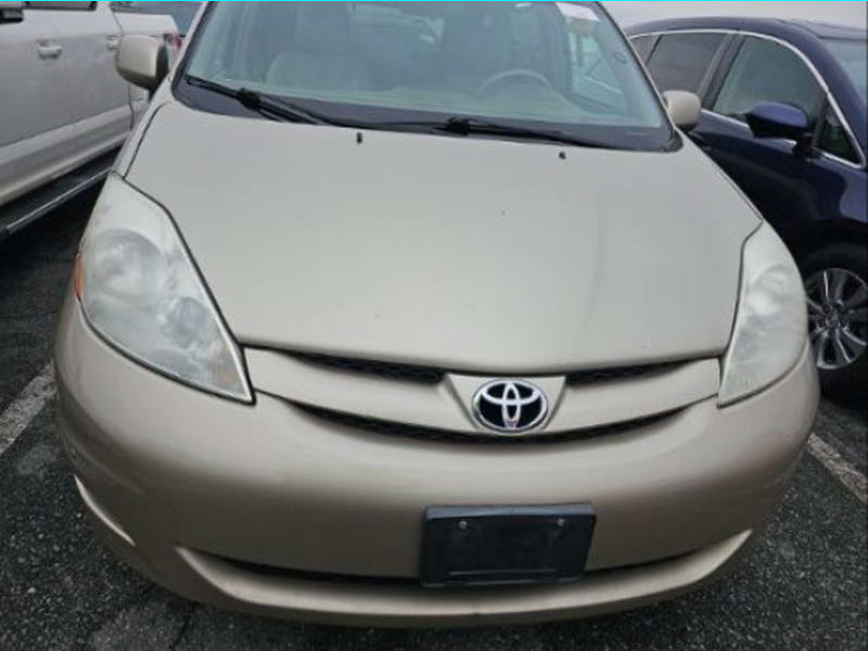 Toyota Sienna 2010 price $8,995