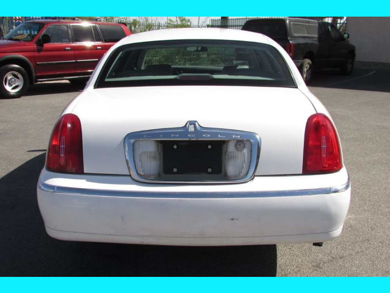 Lincoln Town Car 1998 price $4,500