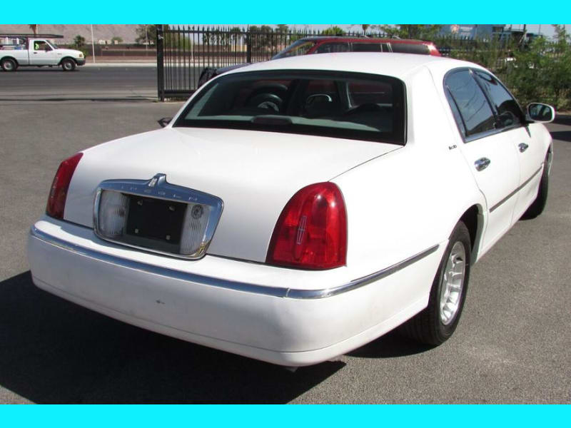 Lincoln Town Car 1998 price $4,500