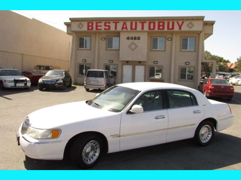 Lincoln Town Car 1998 price $4,500
