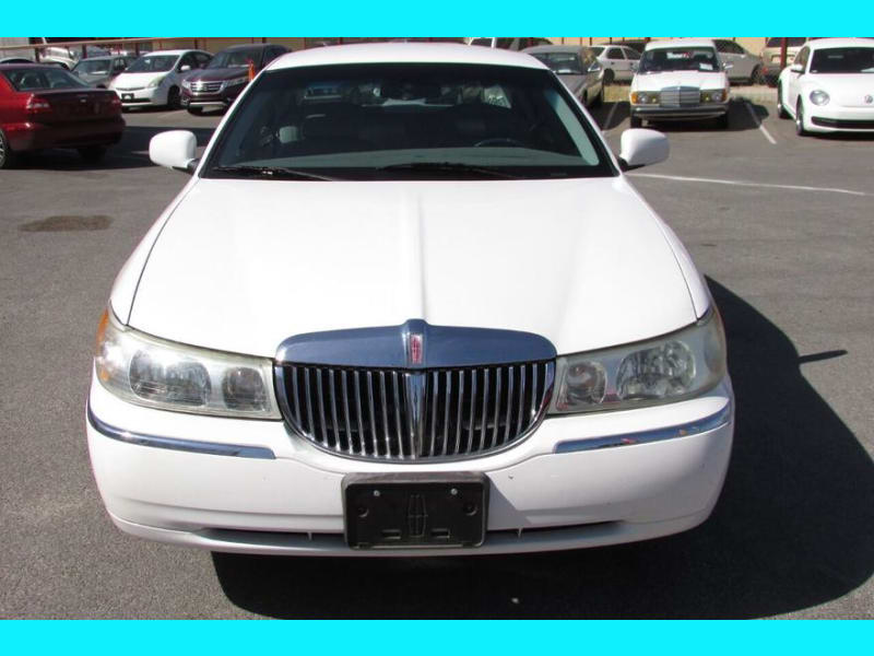 Lincoln Town Car 1998 price $4,500