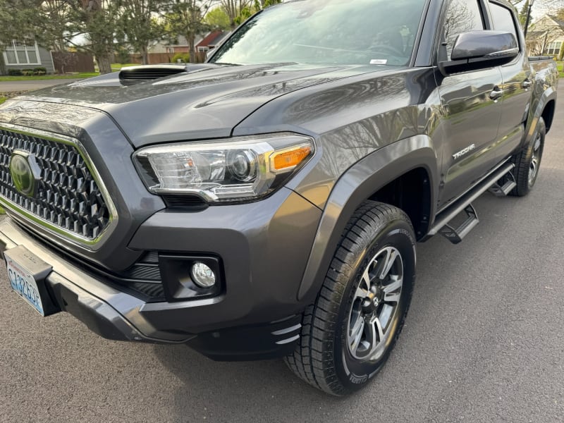 Toyota Tacoma 2018 price $38,995