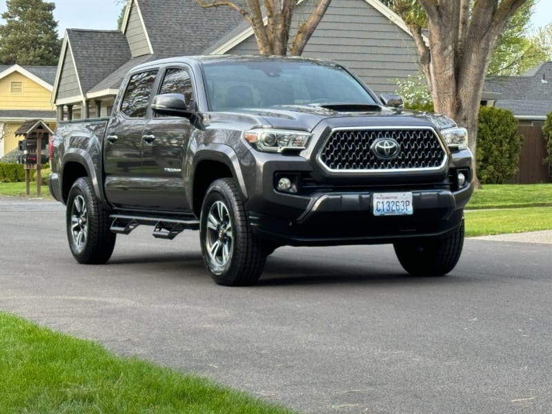 Toyota Tacoma 2018 price $38,995