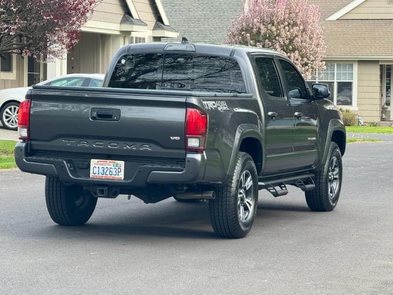 Toyota Tacoma 2018 price $38,995