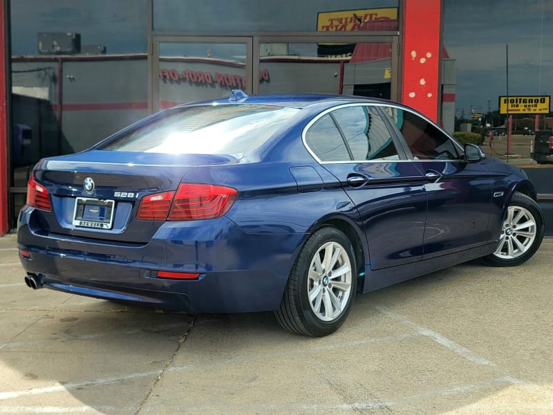 BMW 5-Series 2015 price $13,499