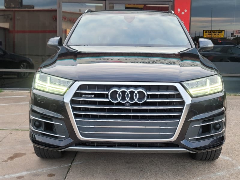 Audi Q7 2017 price $23,999