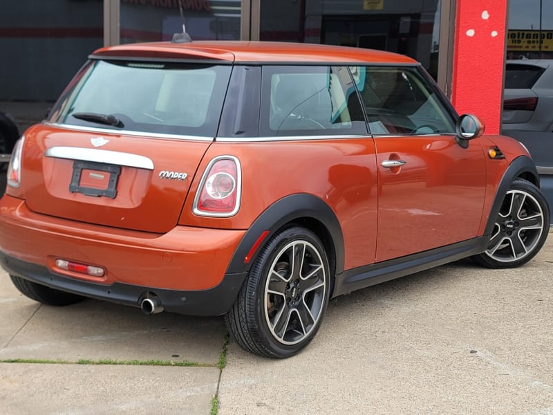 Mini Cooper Hardtop 2012 price $7,999