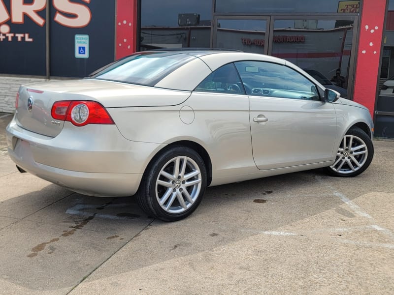 Volkswagen Eos 2010 price $8,499