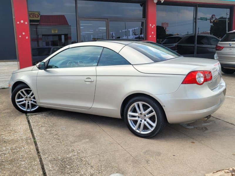 Volkswagen Eos 2010 price $8,499