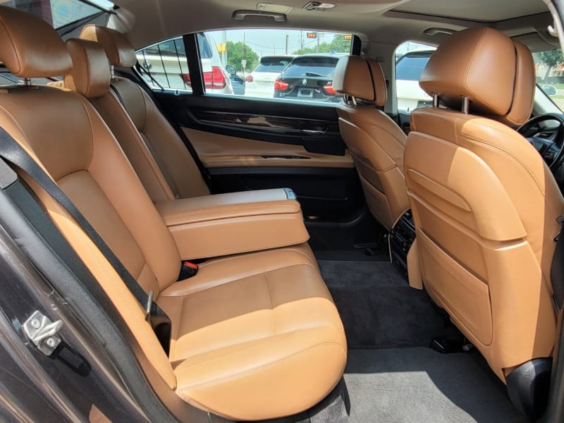 BMW 7-Series 2013 price $13,499