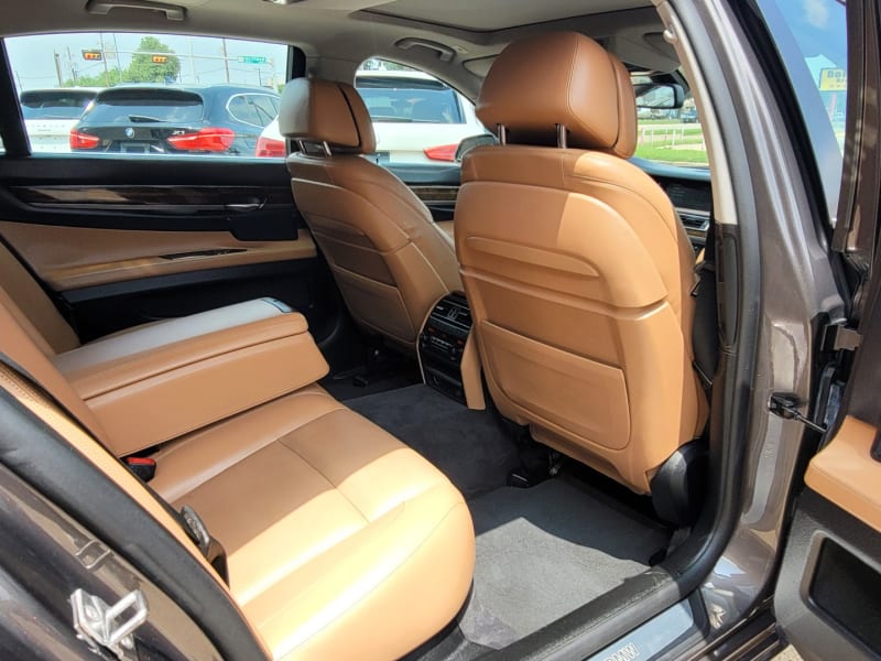 BMW 7-Series 2013 price $13,499