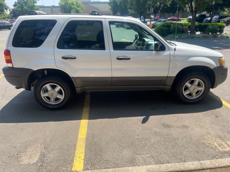 FORD ESCAPE 2001 price $4,000