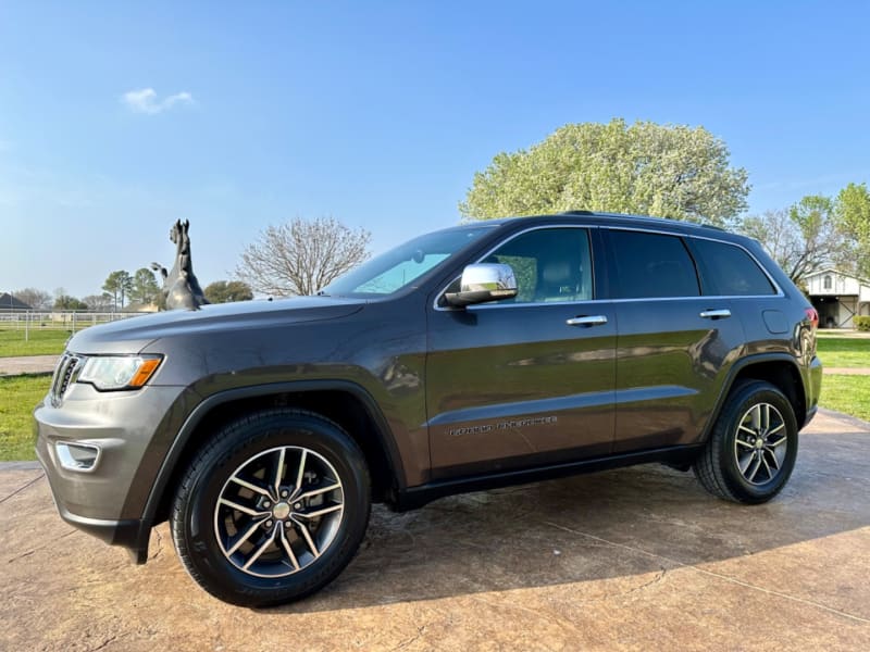 Jeep Grand Cherokee 2018 price $15,499