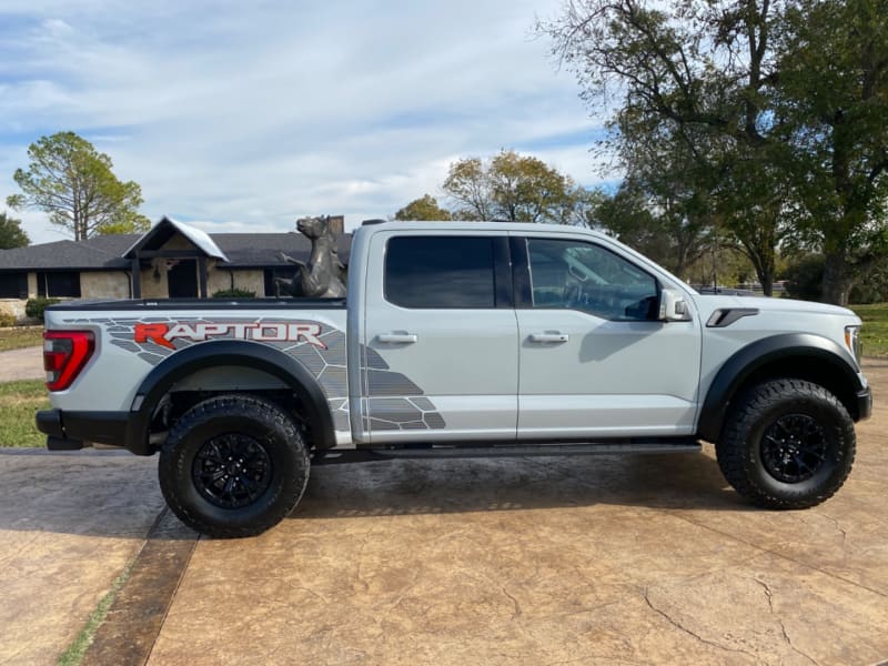 Ford F-150 2023 price $135,981