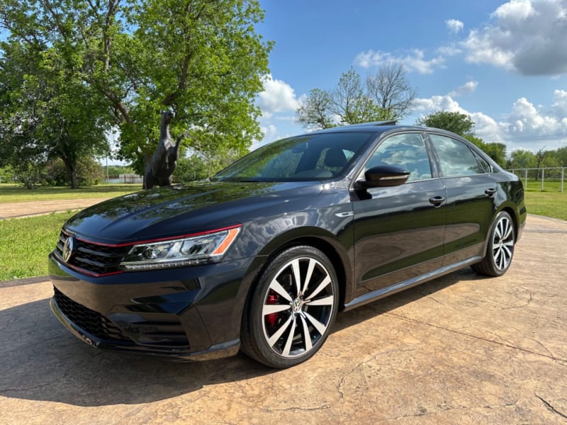 Volkswagen Passat 2018 price $22,781