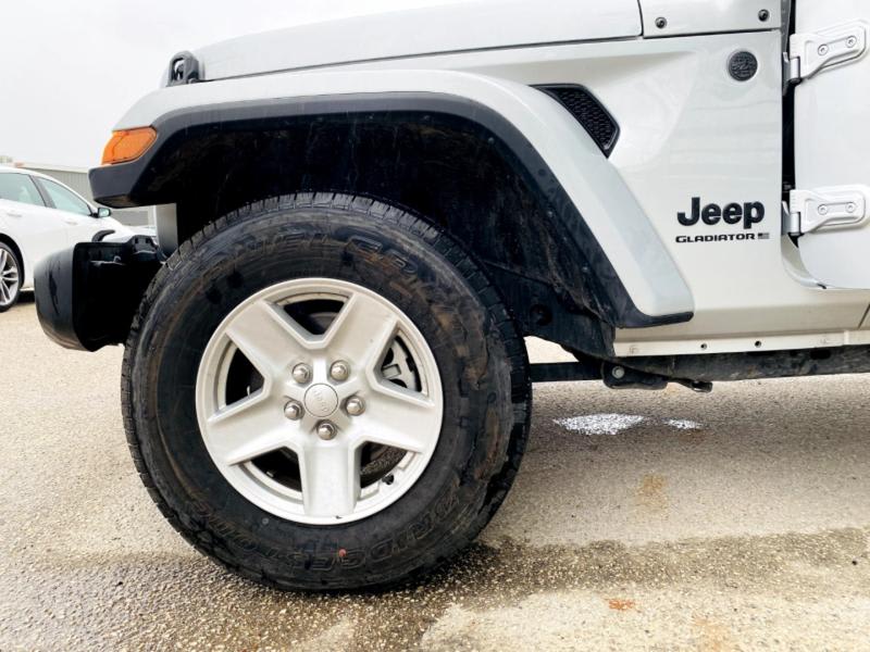 Jeep Gladiator 2023 price $36,995