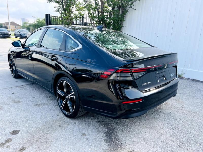 Honda Accord Hybrid 2023 price $27,995