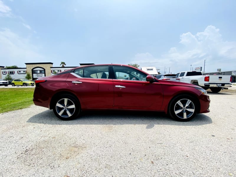 Nissan Altima 2020 price $16,995