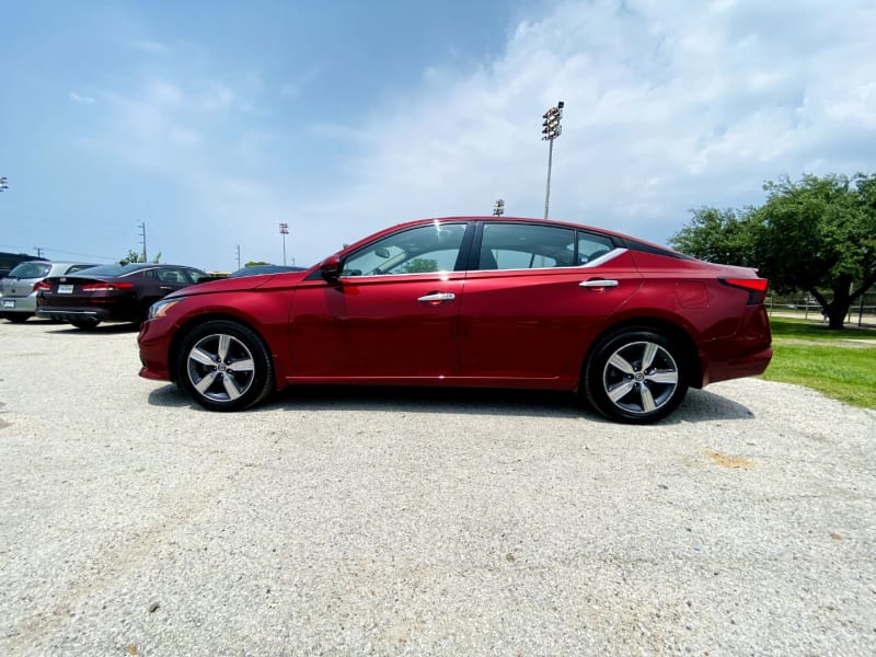 Nissan Altima 2020 price $16,995