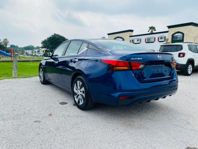 Nissan Altima 2021 price $14,995