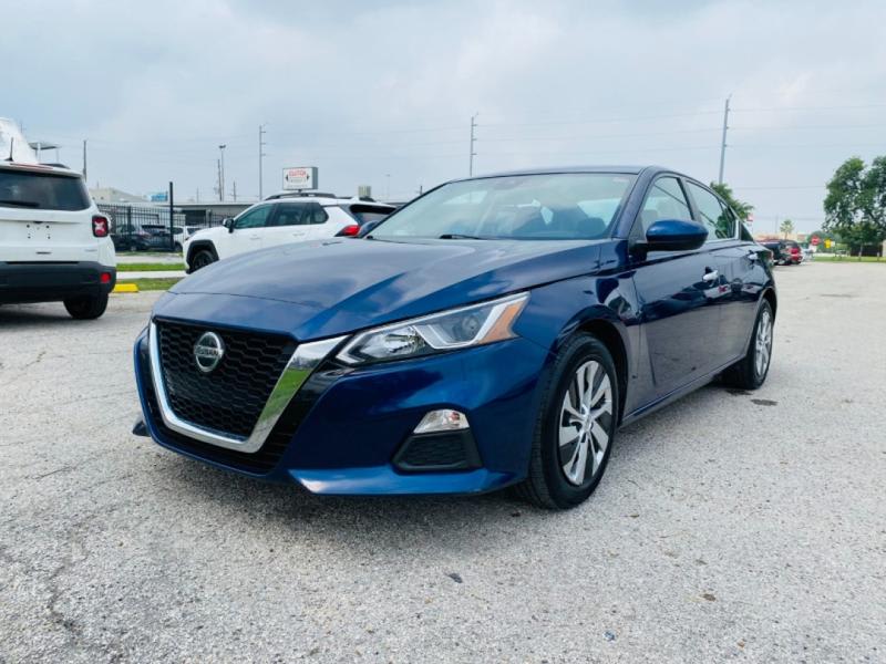 Nissan Altima 2021 price $14,995