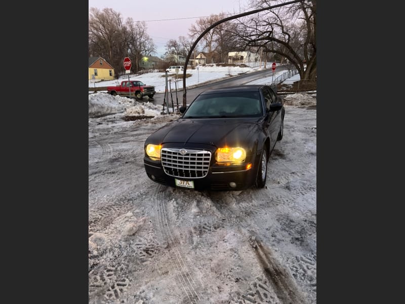 Chrysler 300 2006 price $5,495